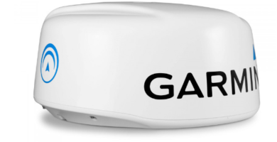 Garmin GMR Fantom 18: Este radar de 40 W es conocido por su tecnología MotionScope™, que detecta y resalta objetivos en movimiento en tiempo real.